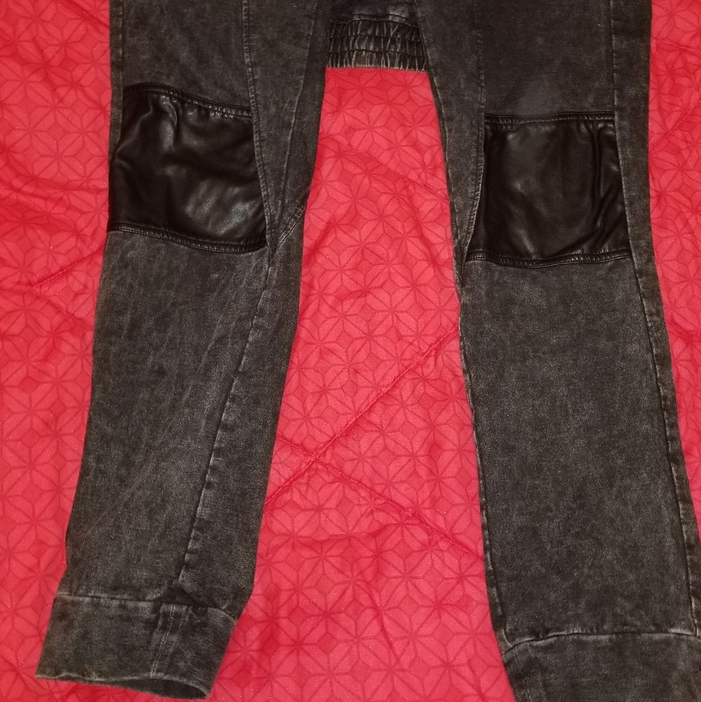 Jogger - Picture 2 of 3